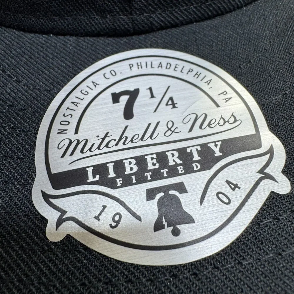 NEW Toronto Maple Leafs Mitchell Ness Liberty Fitted Hat Cap Black White 7 1/4